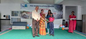 Prize Distribution for Parents (3)